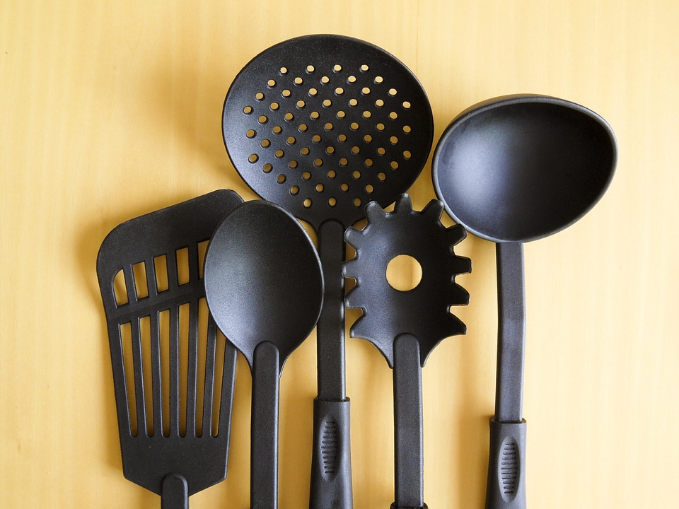 Cook spoon spaghetti