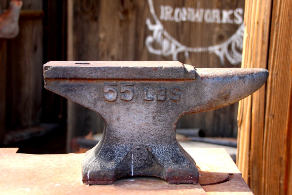 Furniture Table Anvil Carving