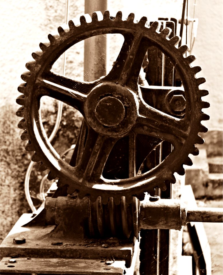Wheel Gear Spoke Iron
