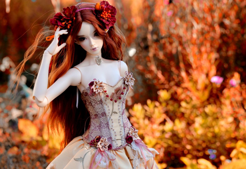Autumn Doll Leaf Girl