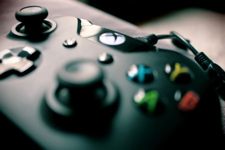 Closeup Photography Xbox One Black Controller