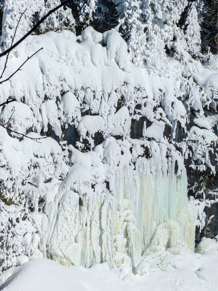 Winter landscape rocky wall
