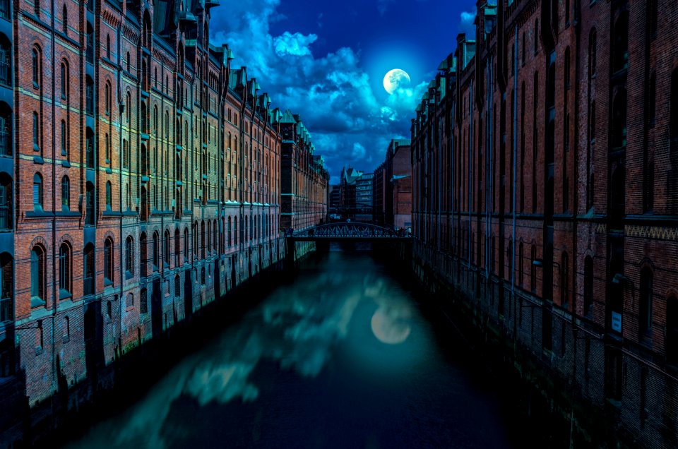 Reflection Waterway Metropolis Cityscape