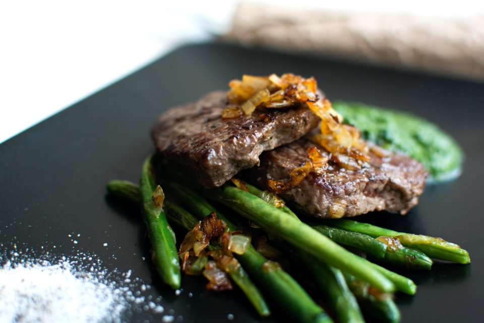 Paleo Beef Steak With Green Beans