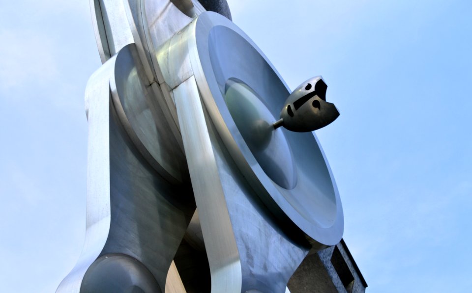 Statue Monument Propeller Sculpture