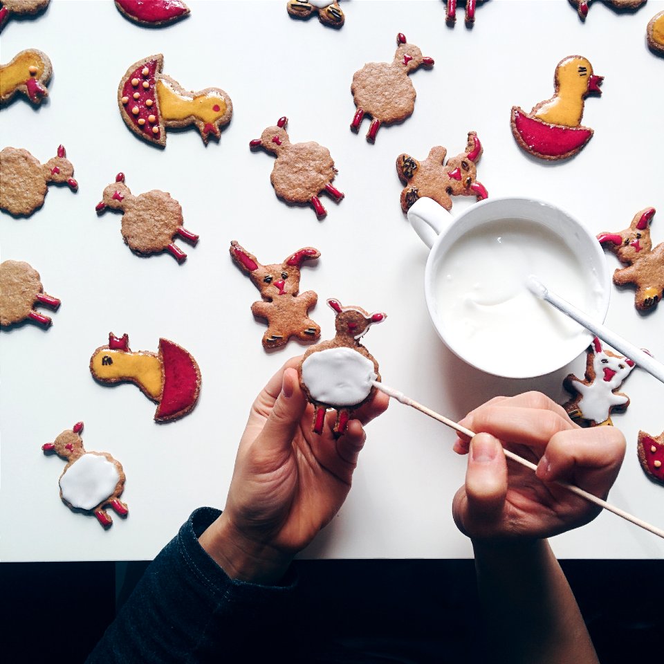 Decorating Easter Gingerbread