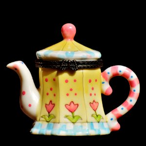 Teapot Tableware Ceramic Porcelain photo