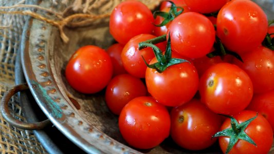 Natural Foods Vegetable Plum Tomato Tomato