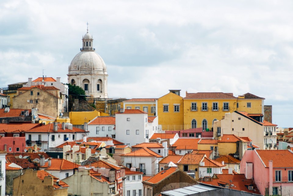VIEW OF ALFAMA LISBON