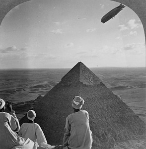 1931 zeppelin black and white