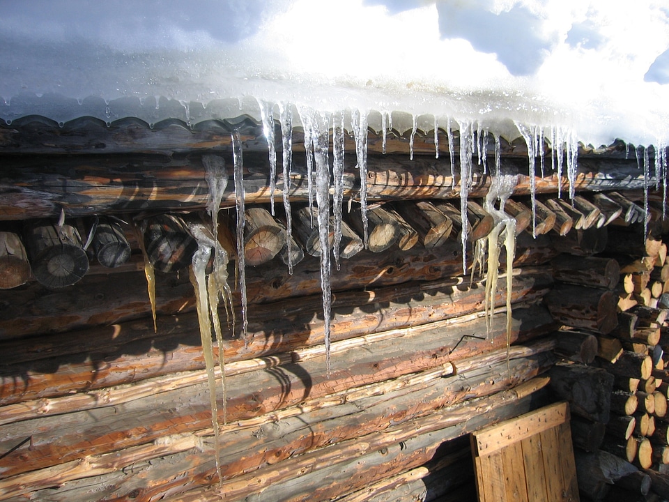 Ice icicles roof photo