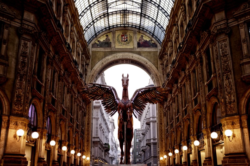 Landmark Building Tourist Attraction Metropolis