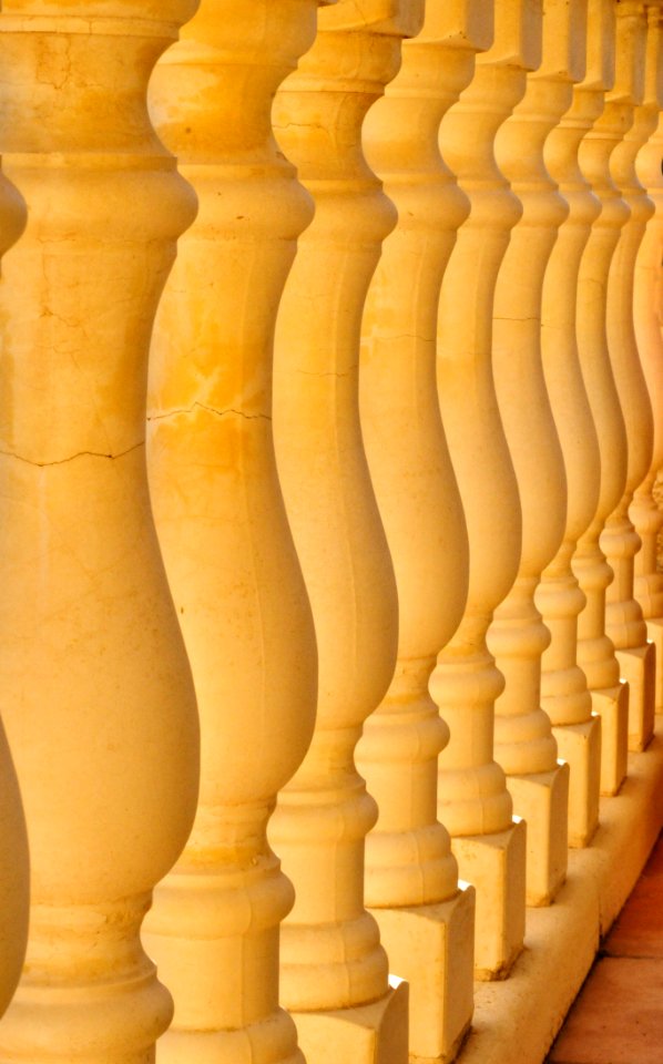 Column Structure Carving