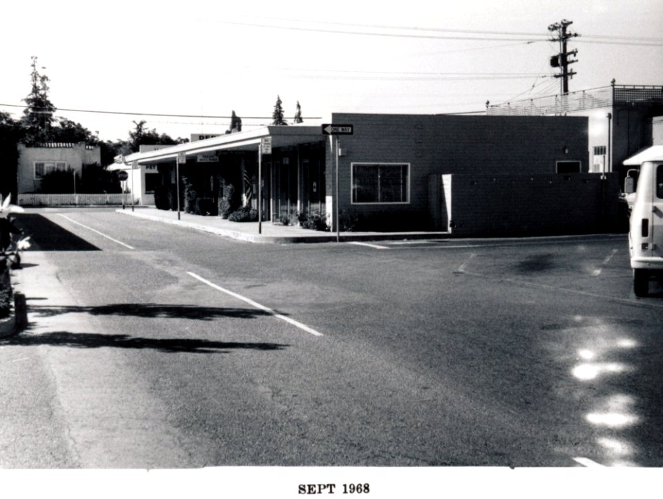 Menlo Park 1968 Oak Grove Avenue