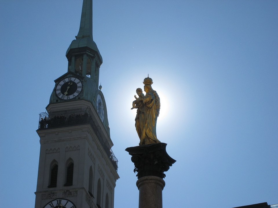 Peter's church marian column sky