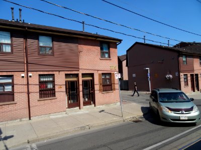 Images Of The East Side Of Broadview From A Window A Southbound 504 King Streetcar 2016 06 19 (27)
