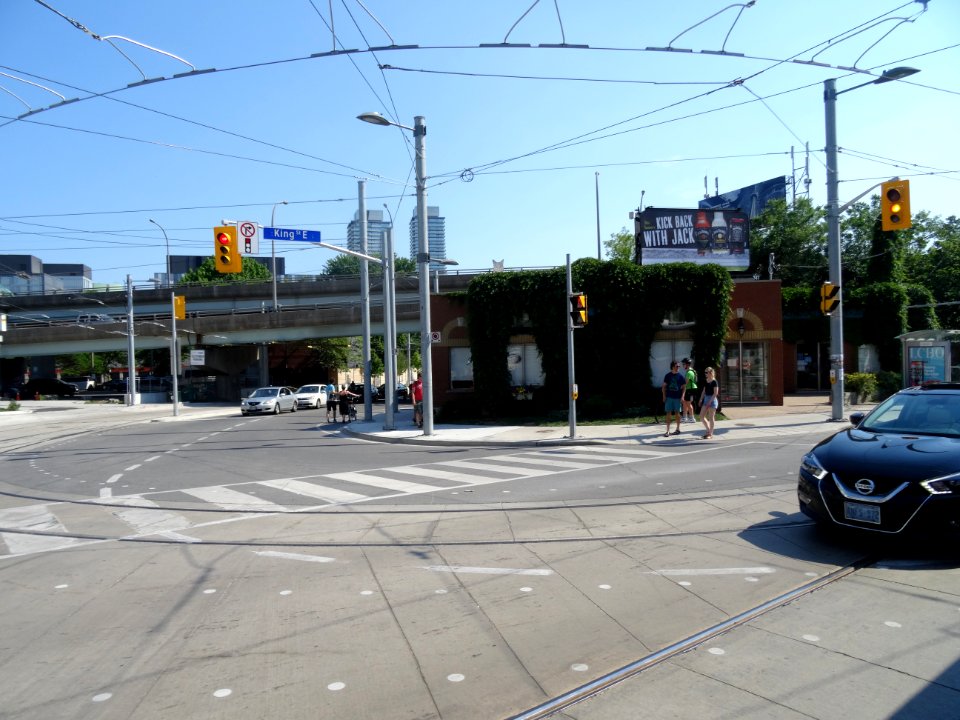 Images Of The South Side Of King From A Window Of A Westbound 504 King Streetcar 2016 06 19 (41)