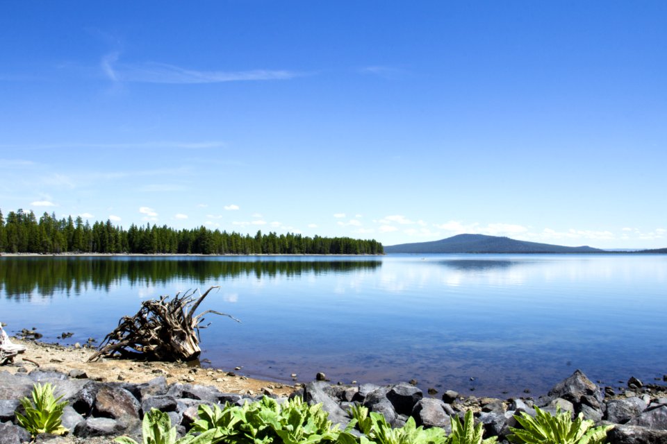 Wickiup Reservoir Oregon photo