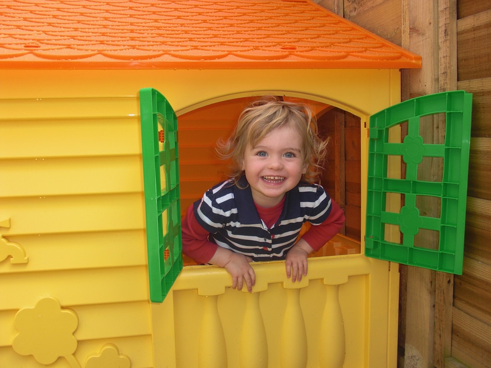 Play play house playing