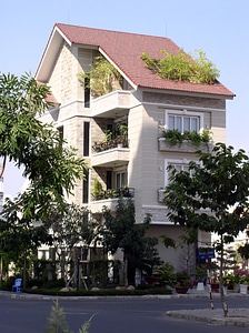 Apartment tri-level design
