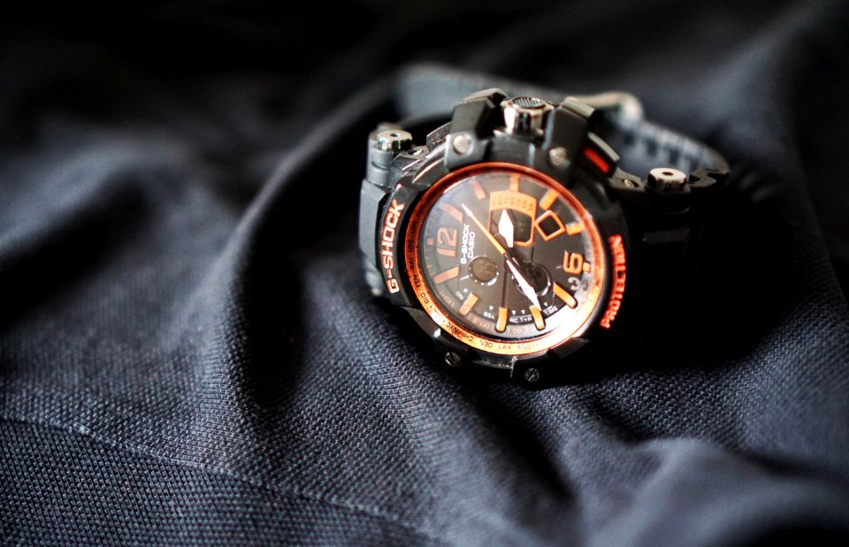 Casio G Shock Black Leather Strap Round Bezel Chronograph Watch