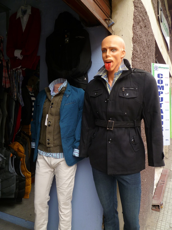 Scenery mannequin humor
