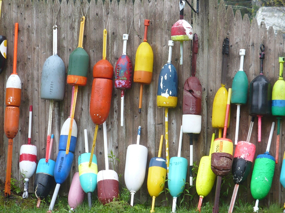 Traps float equipment