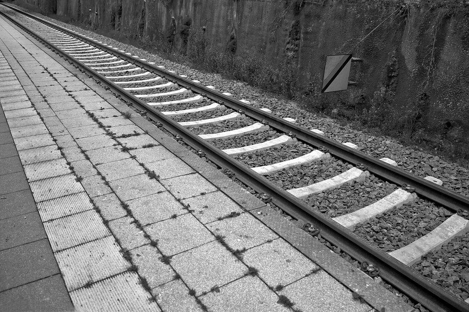 Train platform rail traffic