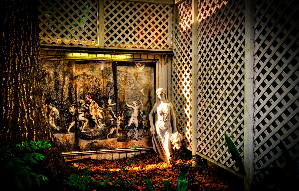Columns Courtyard NOLA