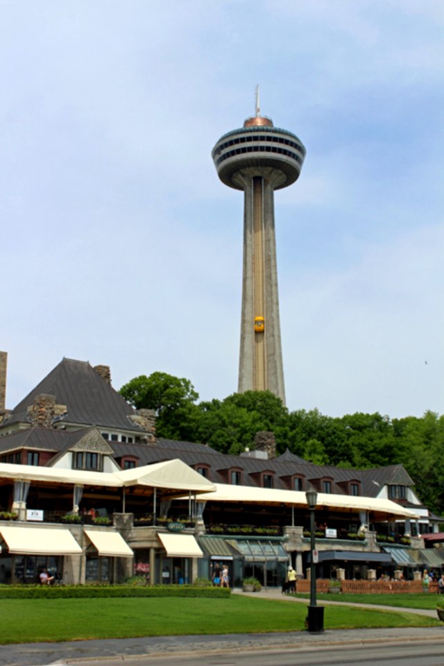 Niagara Falls - Skylon Tower