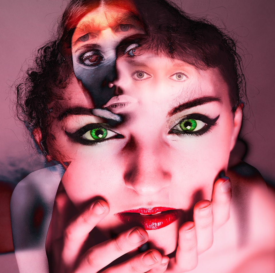 Woman dissociation women