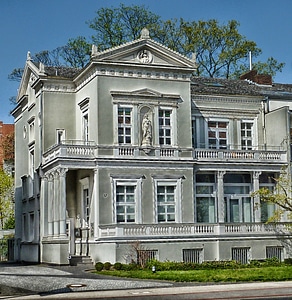 Home architecture trees