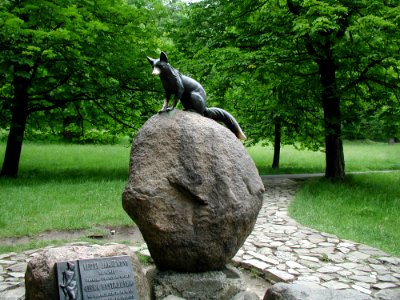 Statue Fox 2