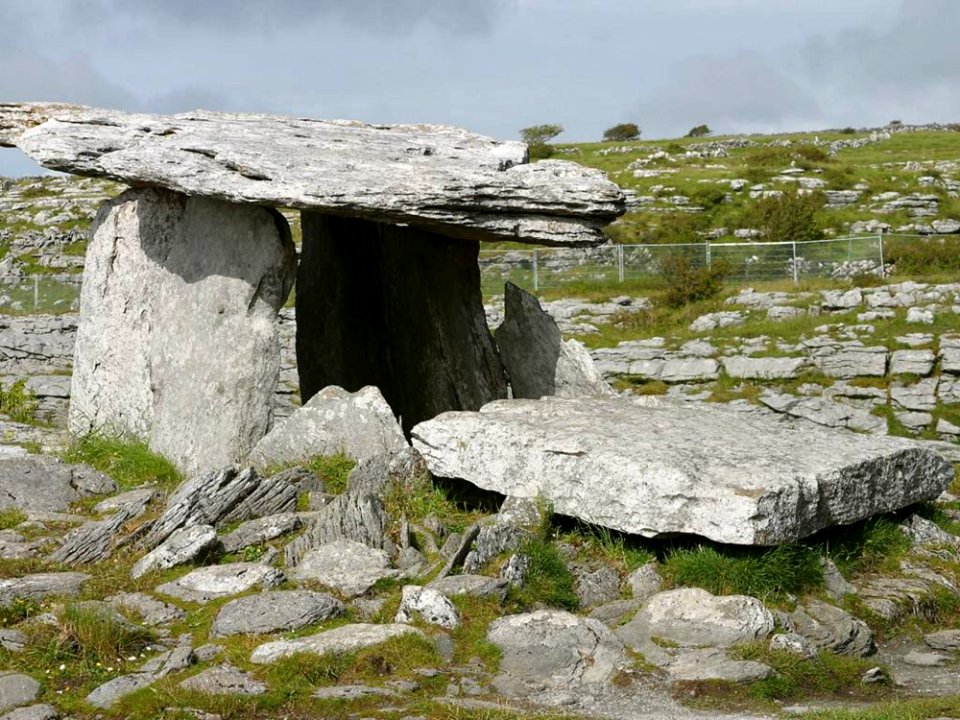 Sky Cloud Bedrock House