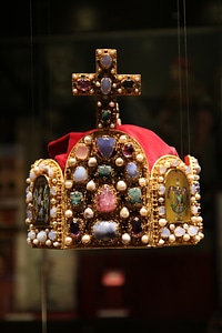 Middle ages emperor king