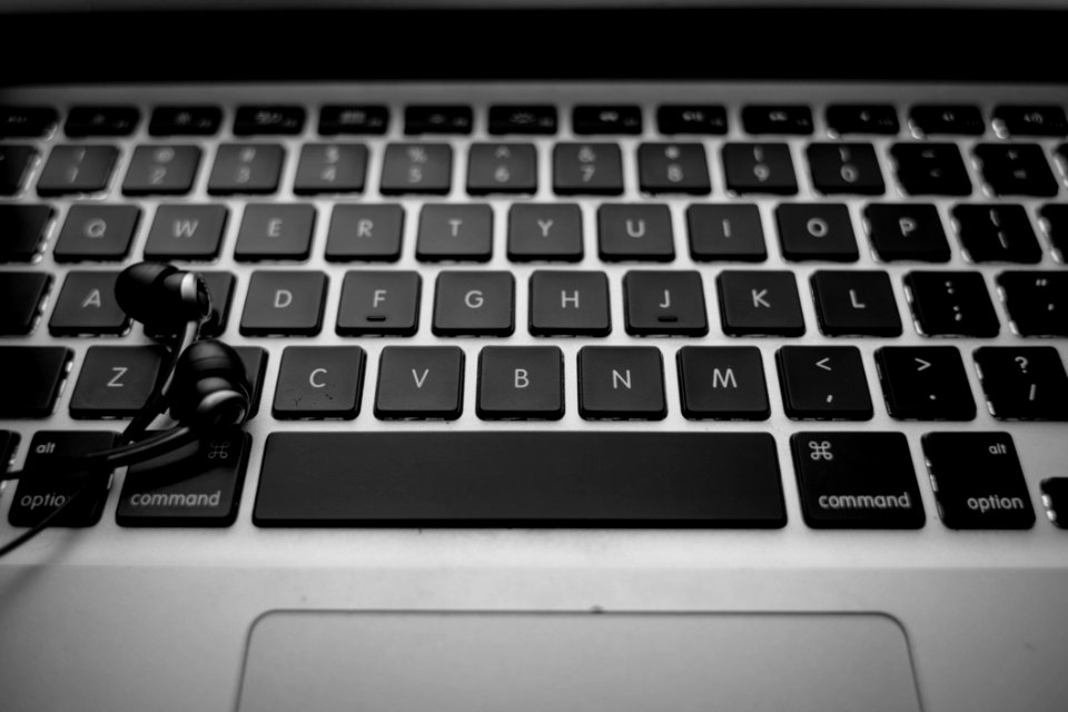 Earphones On Macbook Keyboard