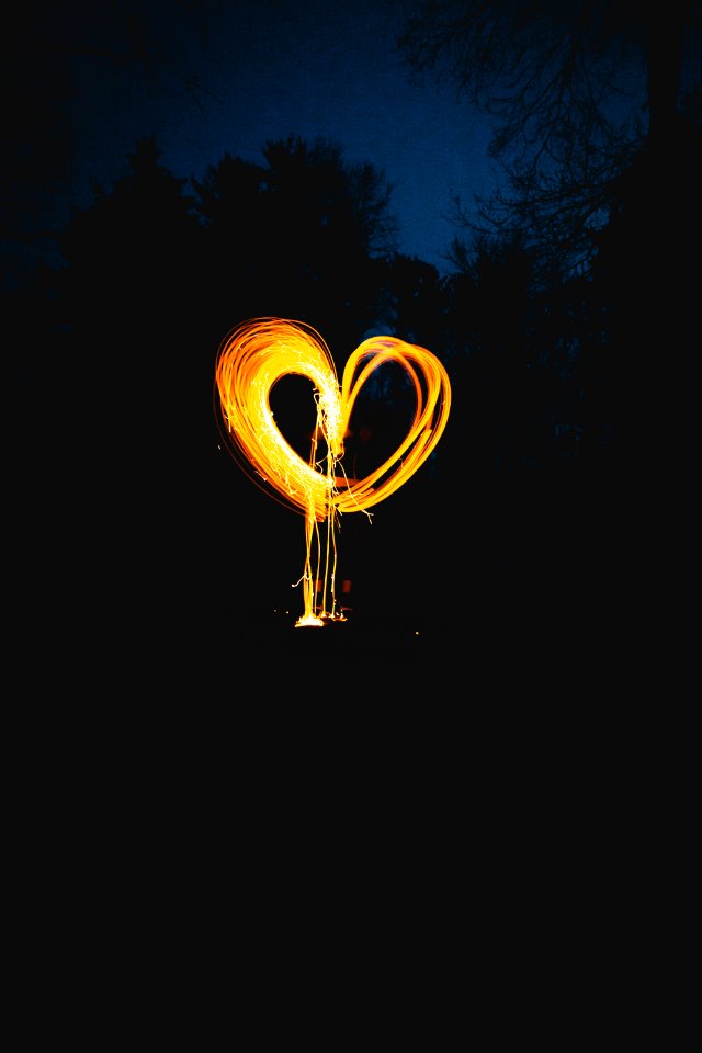 Gold Heart Shape With Light Source Tracing