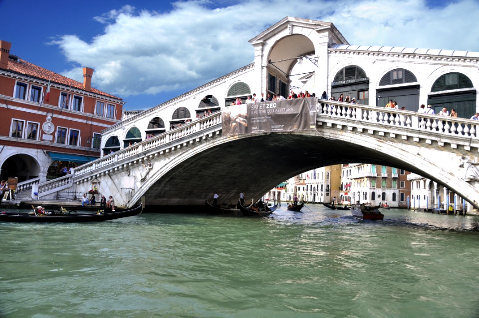 Grand Canal - Rialto - Venice Italy Venezia - Creative Commons By Gnuckx photo