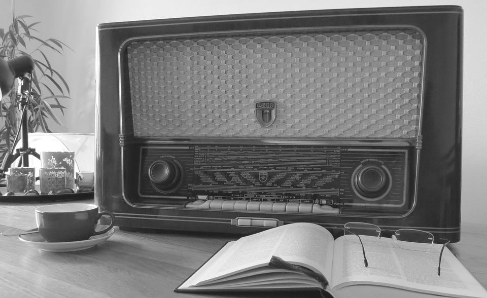 Receiver music black and white
