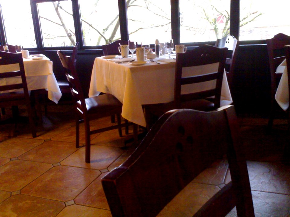 Adesso Bistro - A Peek At The Interior And The Decor And The Ambiance