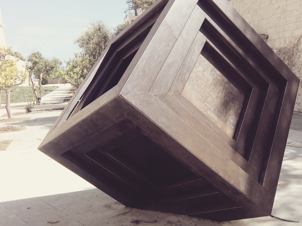Sculpture malta modern