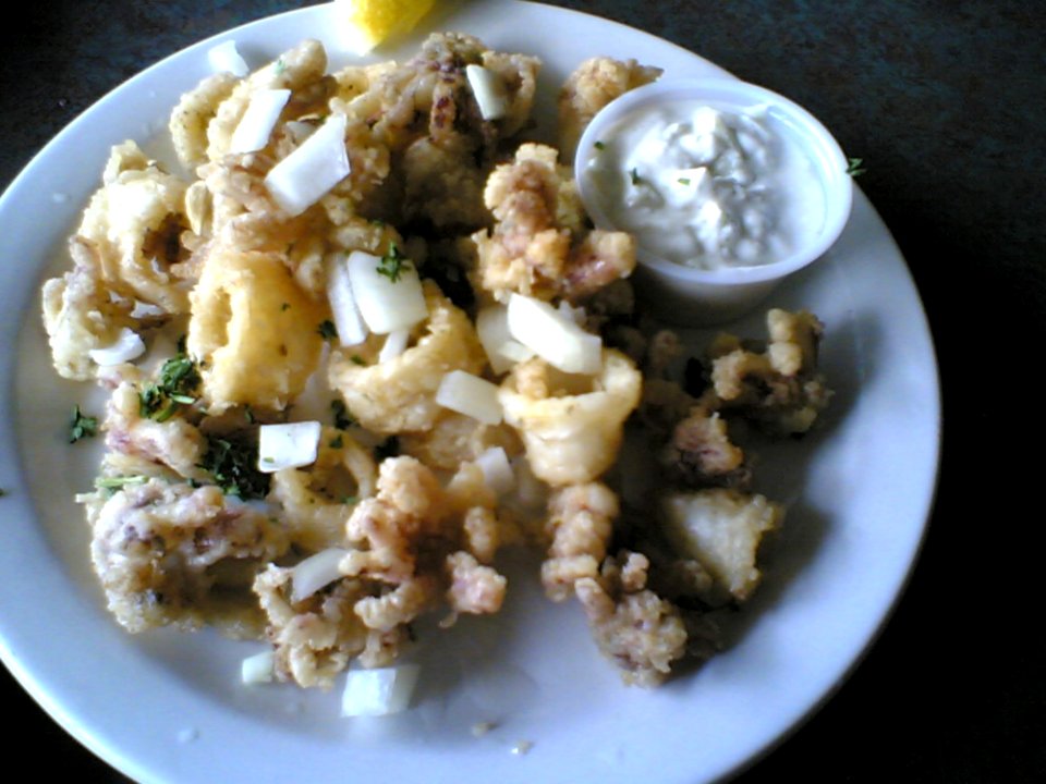 Kalamaras At Ouzeri