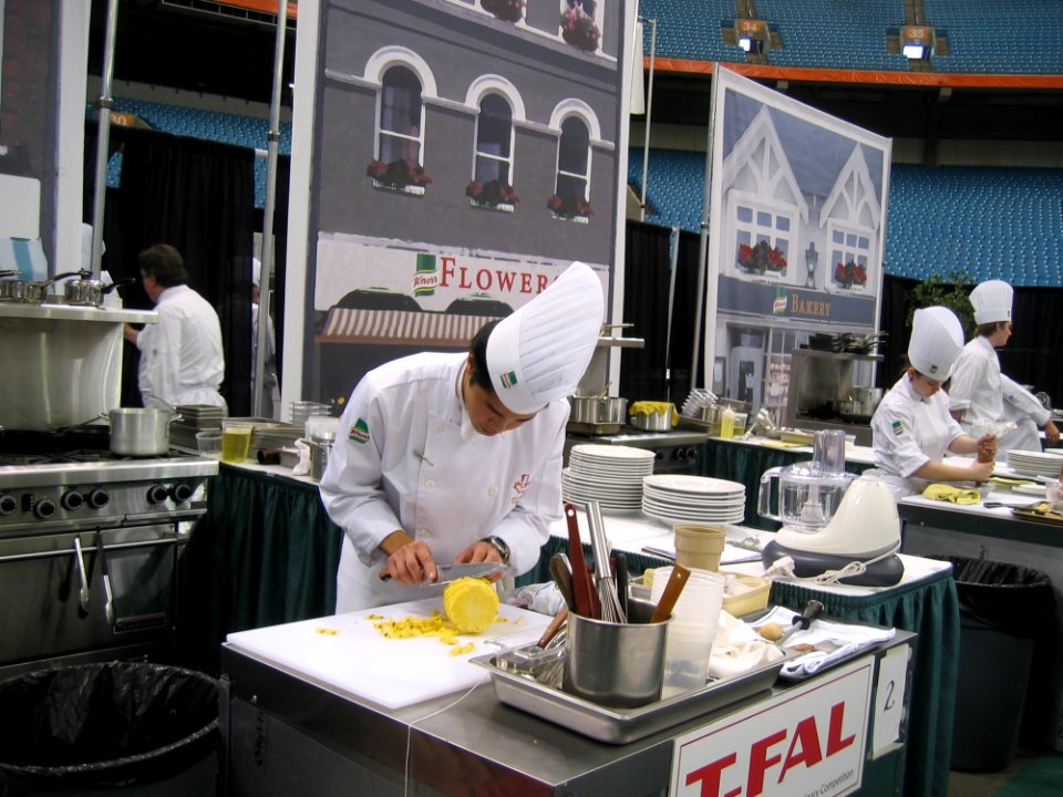 Eat Vancouver 2005 - Fri22Apr2005 - 38