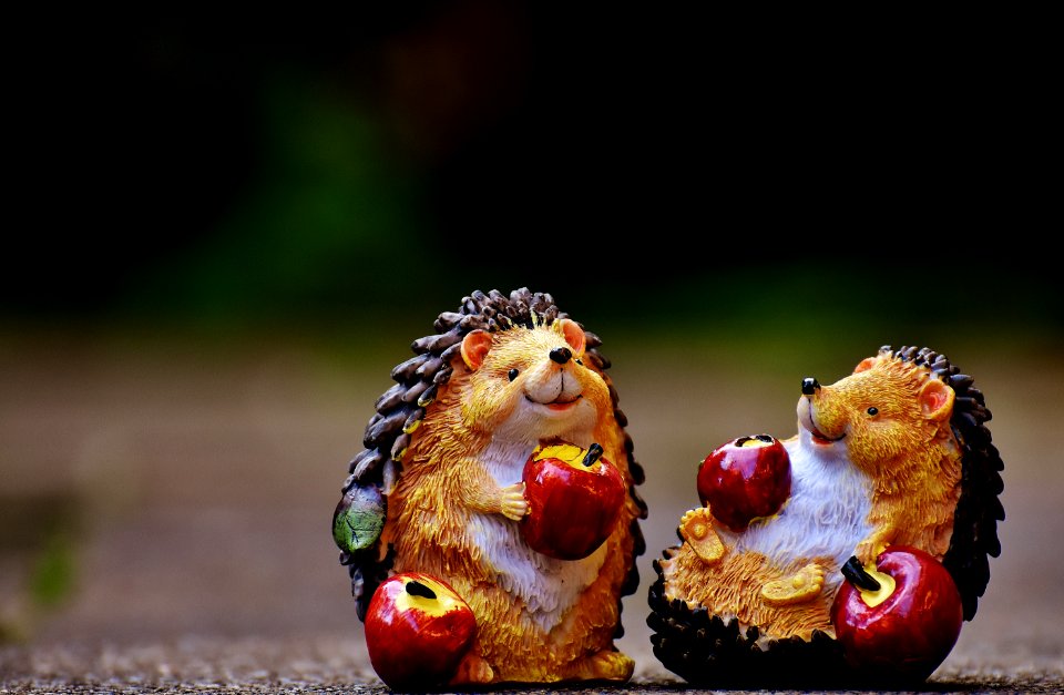 Hedgehogs With Apples Figurines