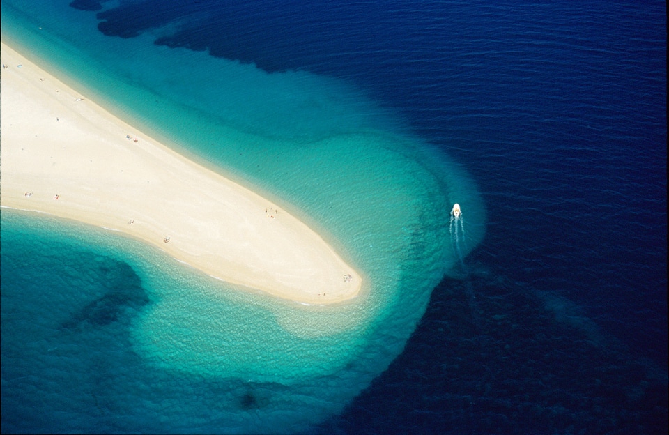 Turquoise sea vacations