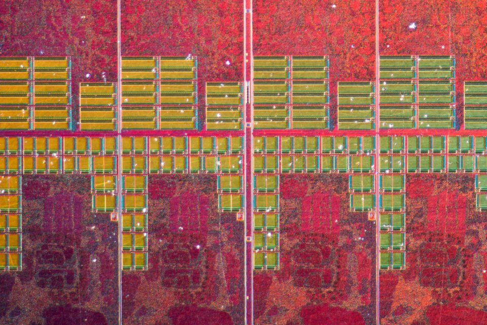AMD28nmGCN3thgenFijiRadeonR9NanoSPMRCREA0356A-1539215-0862120Stack-DSC01252-DSC01273-ZS-DMap