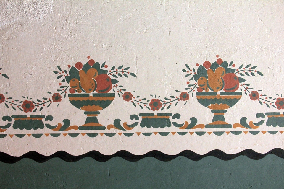 Mural wallpaper live
