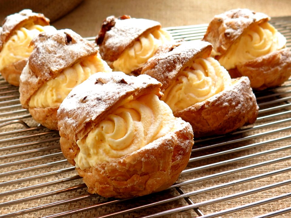 Bake Pastries With White Cream Fillings