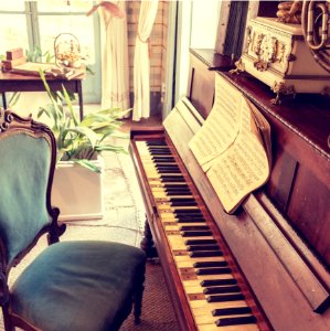 Old Piano