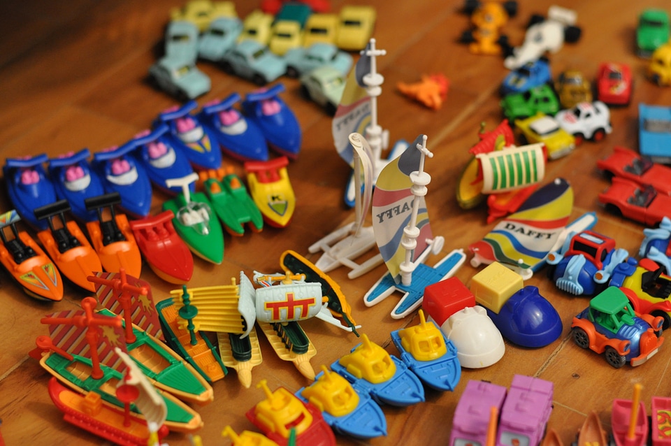 Plastic toys plastic kinder toys